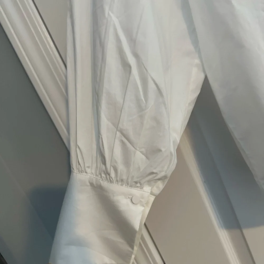 Tuckernuck Crisp White Button Down Shirt - Picture 3 of 4